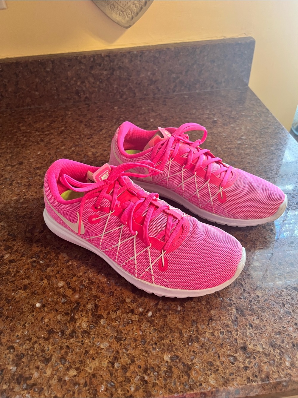Nike Fury 2 Women's Bright Pink Mesh Training Sneakers